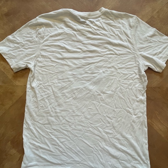 Old Navy Cream Short Sleeve Tee – Size M - Picture 6 of 6